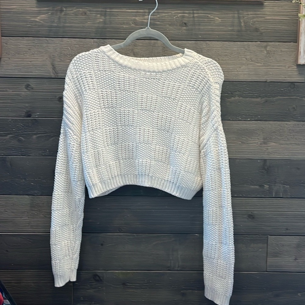 Willow & Wind White Knitted Sweater